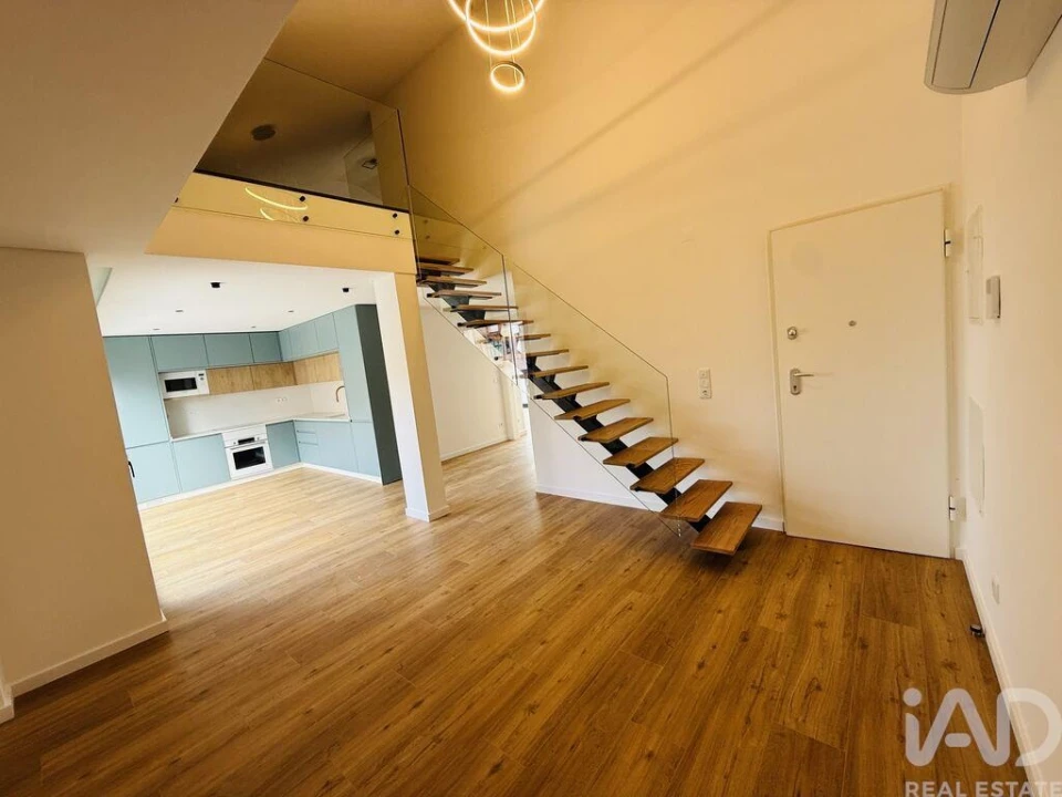 Apartamento T3 para Venda em Alcabideche Foto 1