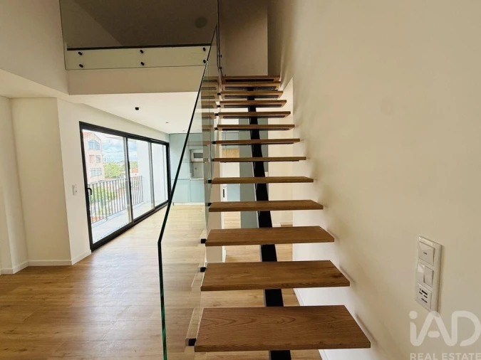 Apartamento T3 para Venda em Alcabideche Foto 3