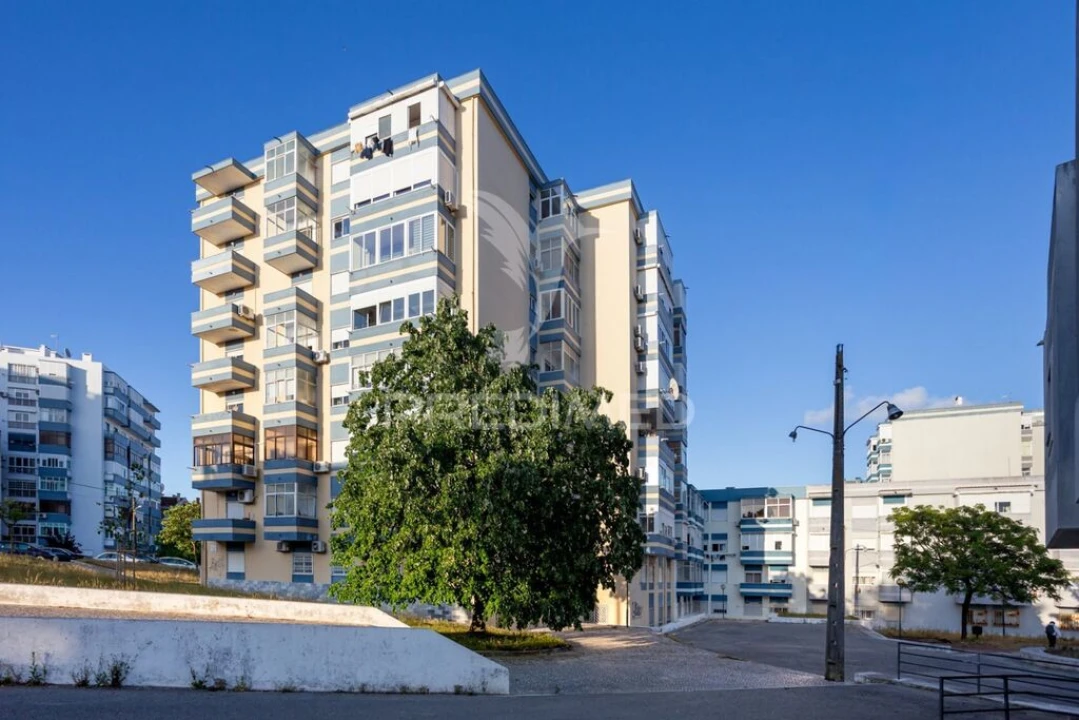 Apartamento T2 para Venda em Laranjeiro e Feijó Foto 16