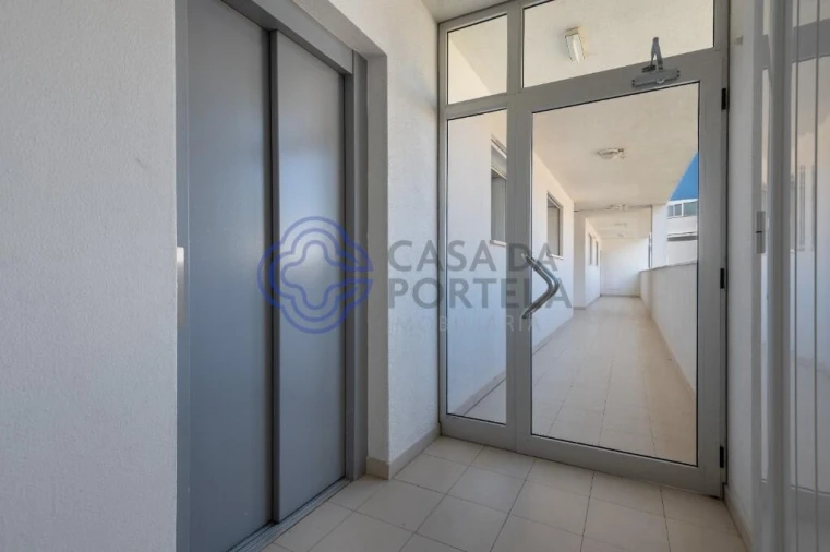 Apartamento T2 para Venda em Nazare Foto 12