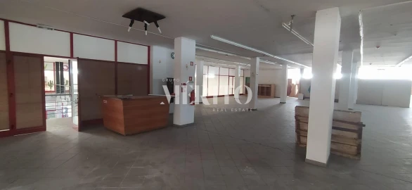 Loja para Venda em Vilarinho das Cambas
