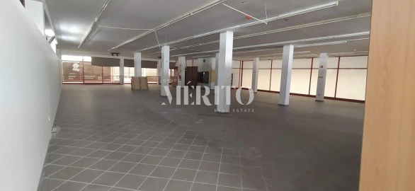 Loja para Venda em Vilarinho das Cambas