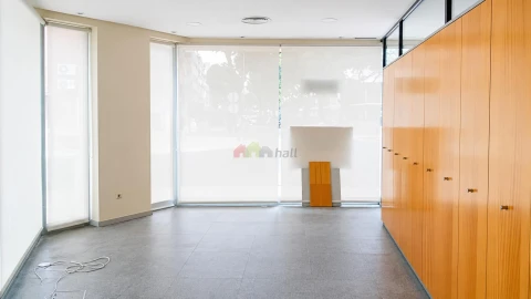 Loja para Arrendamento em União das Freguesias de Setúbal
