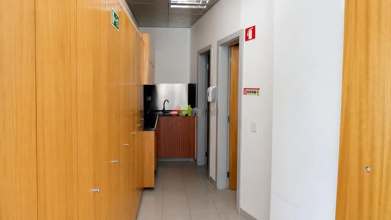 Loja para Arrendamento em União das Freguesias de Setúbal Foto 9