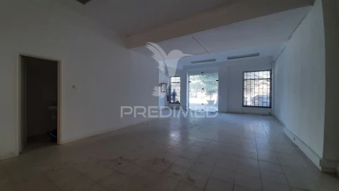 Loja para Arrendamento em Azeitão (São Lourenço e São Simão)