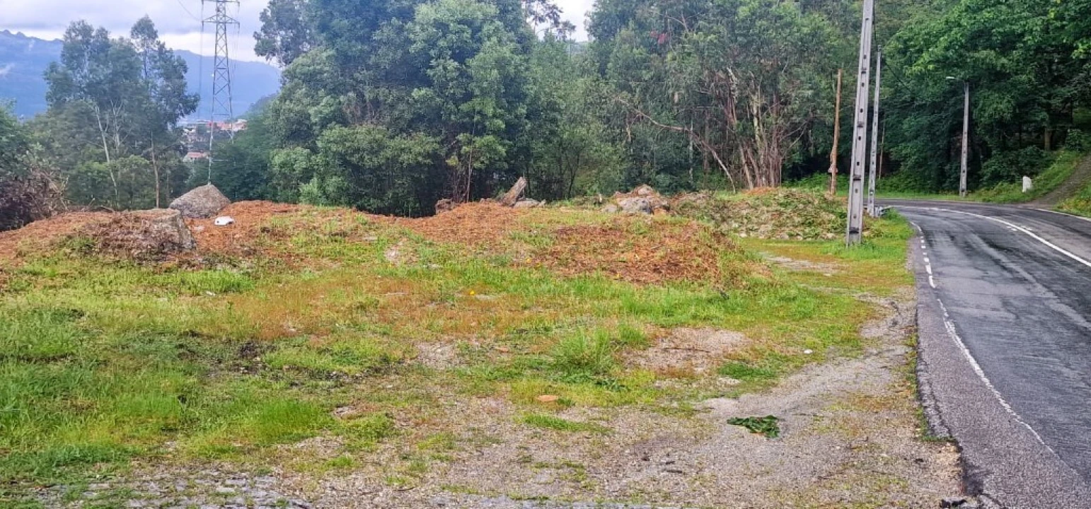 Terreno para Venda em Caniçada e Soengas Foto 12