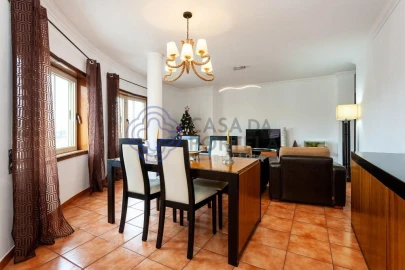 Apartamento T3 para Arrendamento em Oliveira do Douro