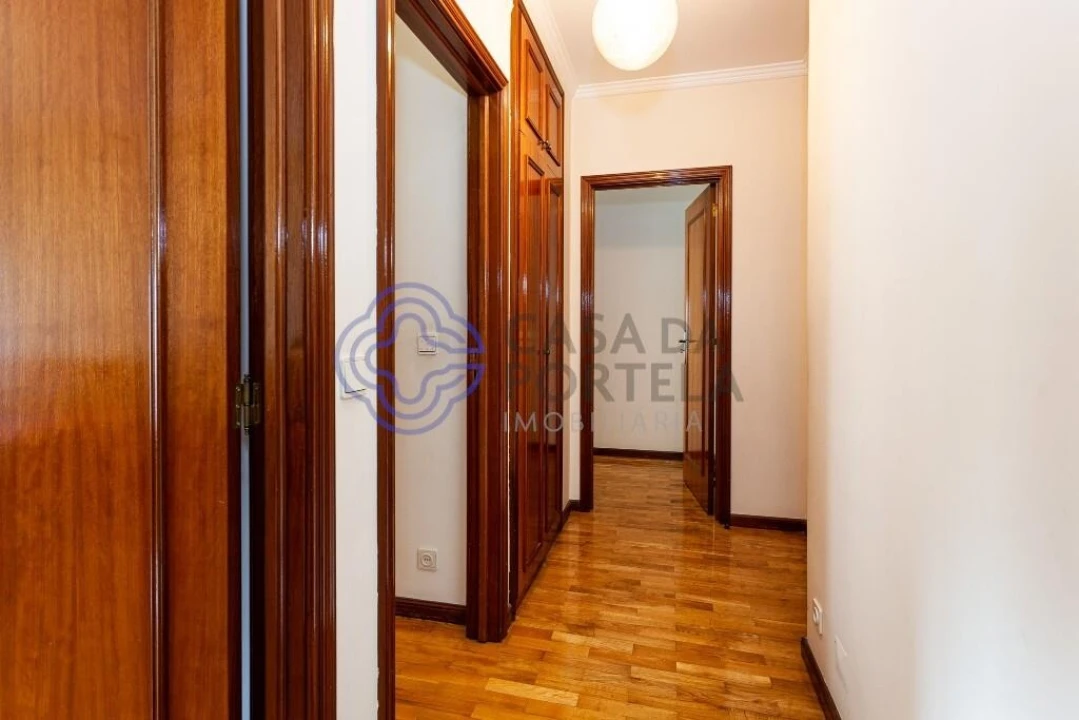 Apartamento T3 para Arrendamento em Oliveira do Douro Foto 18