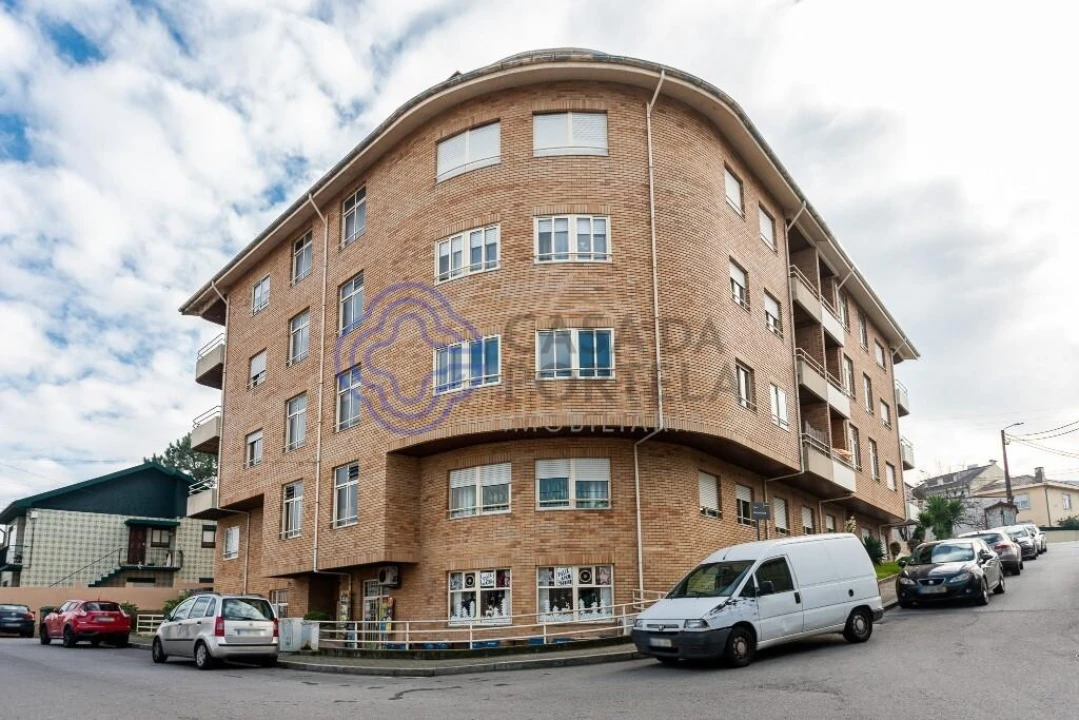 Apartamento T3 para Arrendamento em Oliveira do Douro Foto 1