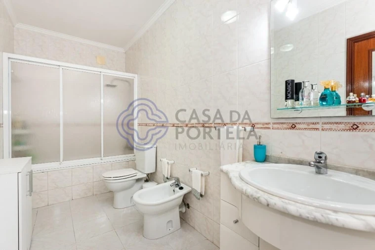 Apartamento T3 para Arrendamento em Oliveira do Douro Foto 22