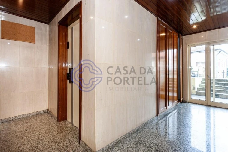 Apartamento T3 para Arrendamento em Oliveira do Douro Foto 3