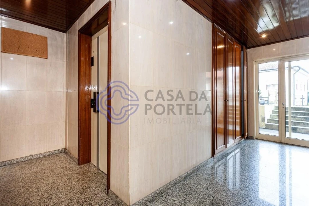 Apartamento T3 para Arrendamento em Oliveira do Douro Foto 3