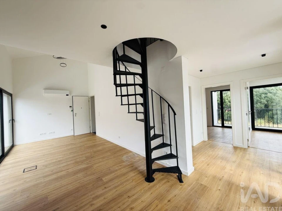 Apartamento T3 para Venda em Alcabideche Foto 3