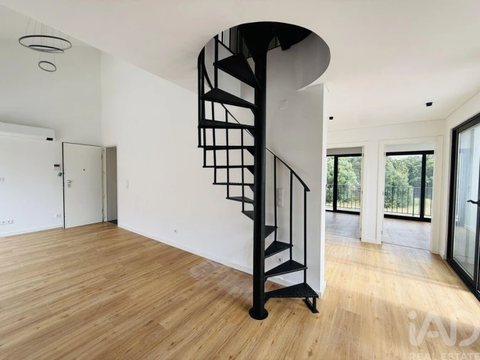 Apartamento T3 para Venda em Alcabideche Foto 2