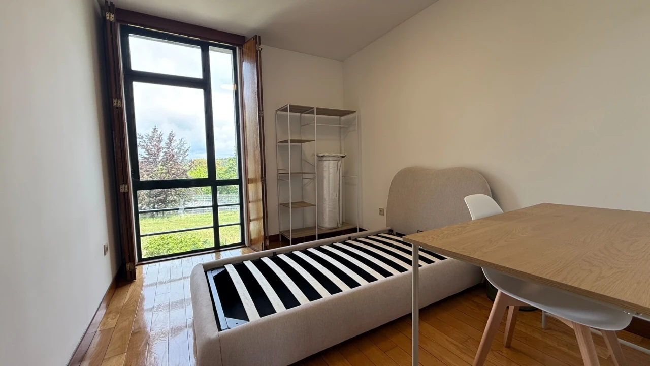 Moradia T4 para Arrendamento em Creixomil Foto 15