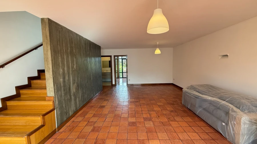 Moradia T4 para Arrendamento em Creixomil Foto 3