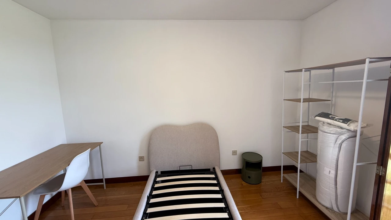 Moradia T4 para Arrendamento em Creixomil Foto 19