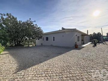 Moradia T3 para Venda em São Brás de Alportel