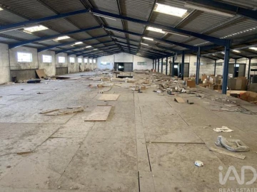 Prédio para Venda em Queluz e Belas