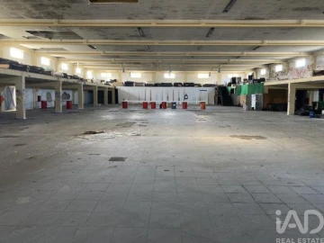 Prédio para Venda em Queluz e Belas