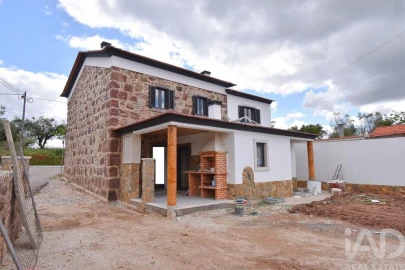 Moradia T4 para Venda em Cumeeira