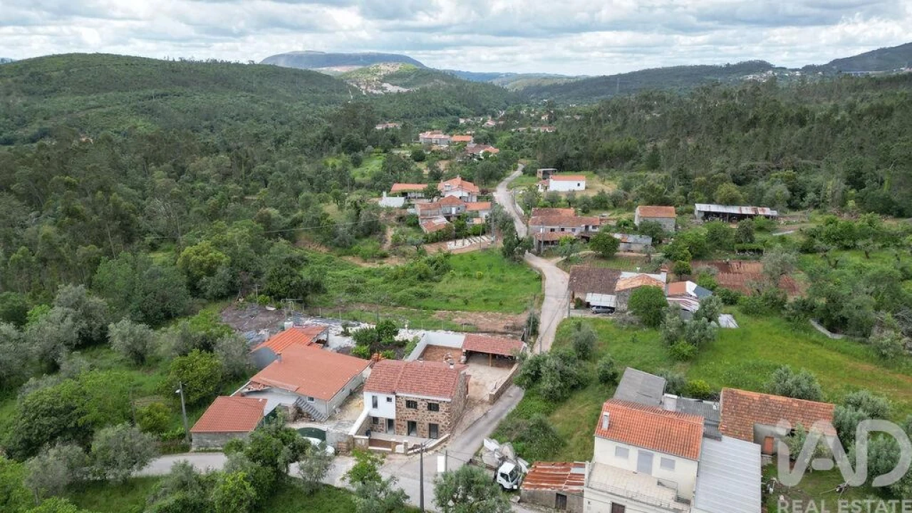 Moradia T4 para Venda em Cumeeira Foto 38