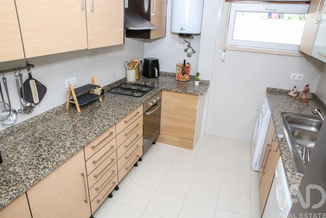 Apartamento T2 para Venda em Santa Maria, São Pedro e Matacães Foto 9
