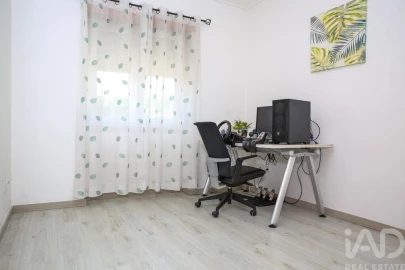 Apartamento T2 para Venda em Santa Maria, São Pedro e Matacães
