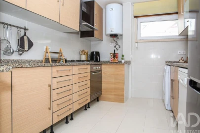 Apartamento T2 para Venda em Santa Maria, São Pedro e Matacães