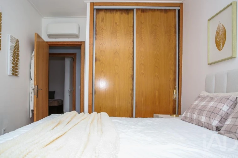 Apartamento T2 para Venda em Santa Maria, São Pedro e Matacães Foto 14