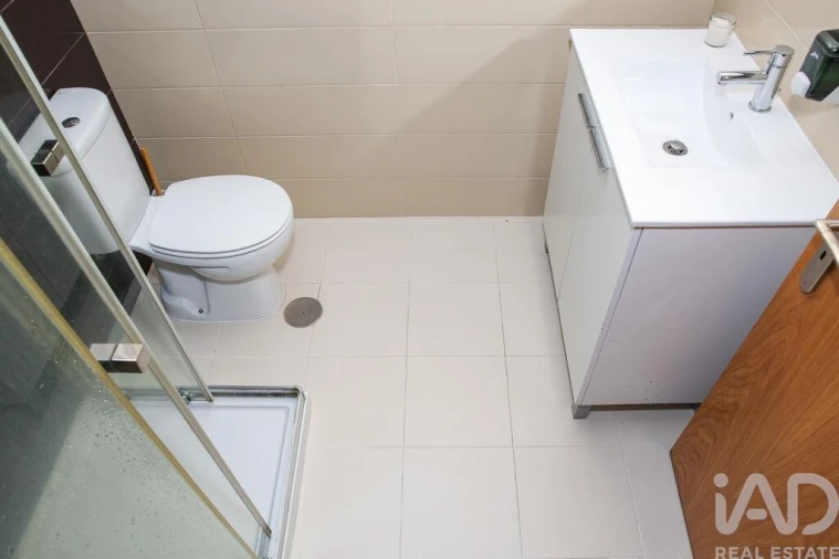 Apartamento T2 para Venda em Santa Maria, São Pedro e Matacães Foto 20