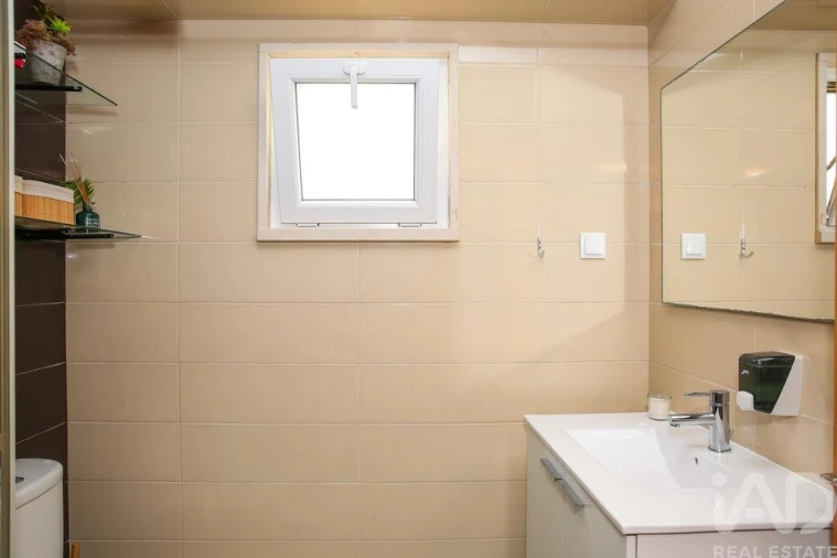 Apartamento T2 para Venda em Santa Maria, São Pedro e Matacães Foto 21