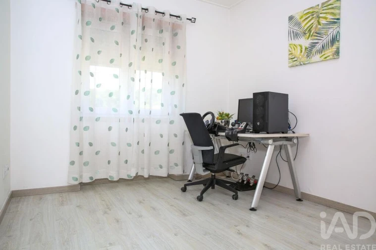 Apartamento T2 para Venda em Santa Maria, São Pedro e Matacães Foto 17