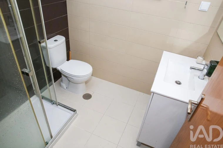Apartamento T2 para Venda em Santa Maria, São Pedro e Matacães Foto 19