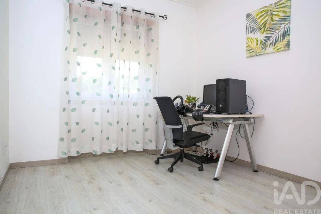 Apartamento T2 para Venda em Santa Maria, São Pedro e Matacães Foto 17