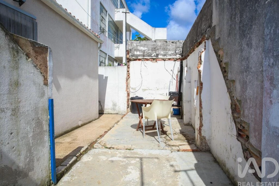 Apartamento T2 para Venda em Santa Maria, São Pedro e Matacães Foto 27