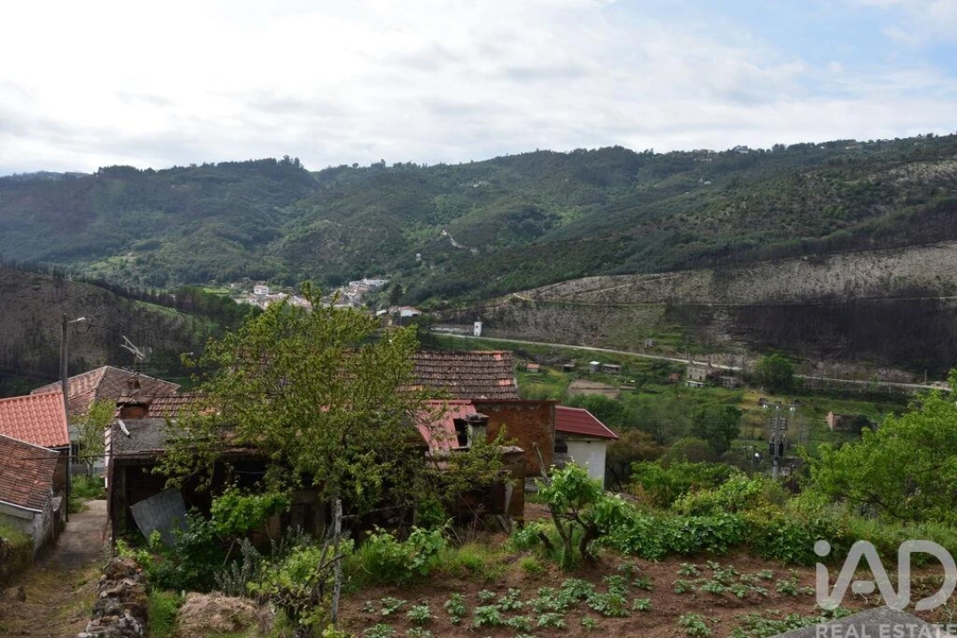 Moradia T5 para Venda em Penalva de Alva e São Sebastião da Feira Foto 1