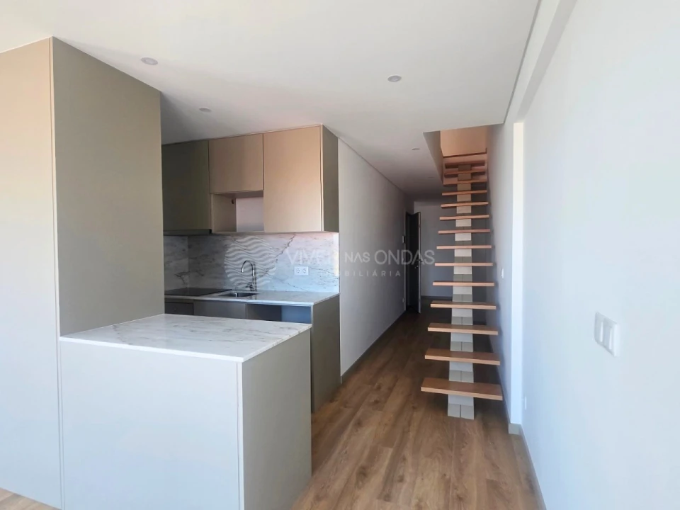 Apartamento T4 para Venda em Cedofeita, Santo Ildefonso, Sé, Miragaia, São Nicolau e Vitória Foto 2