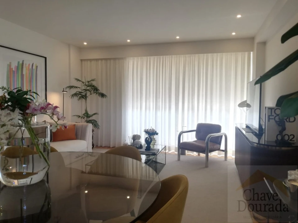 Apartamento T3 para Venda em Santo Antonio dos Olivais Foto 1