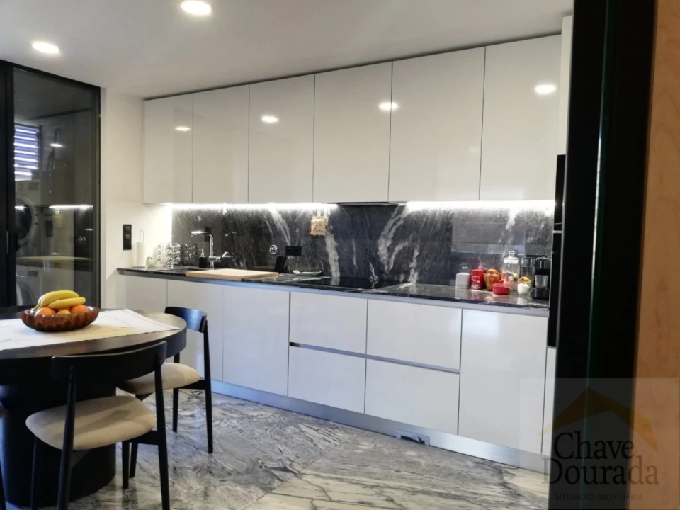 Apartamento T3 para Venda em Santo Antonio dos Olivais Foto 9