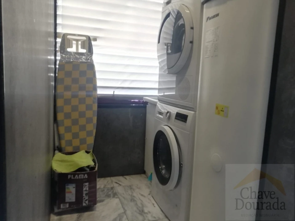 Apartamento T3 para Venda em Santo Antonio dos Olivais Foto 11