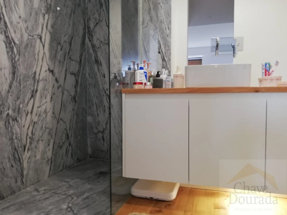 Apartamento T3 para Venda em Santo Antonio dos Olivais Foto 16