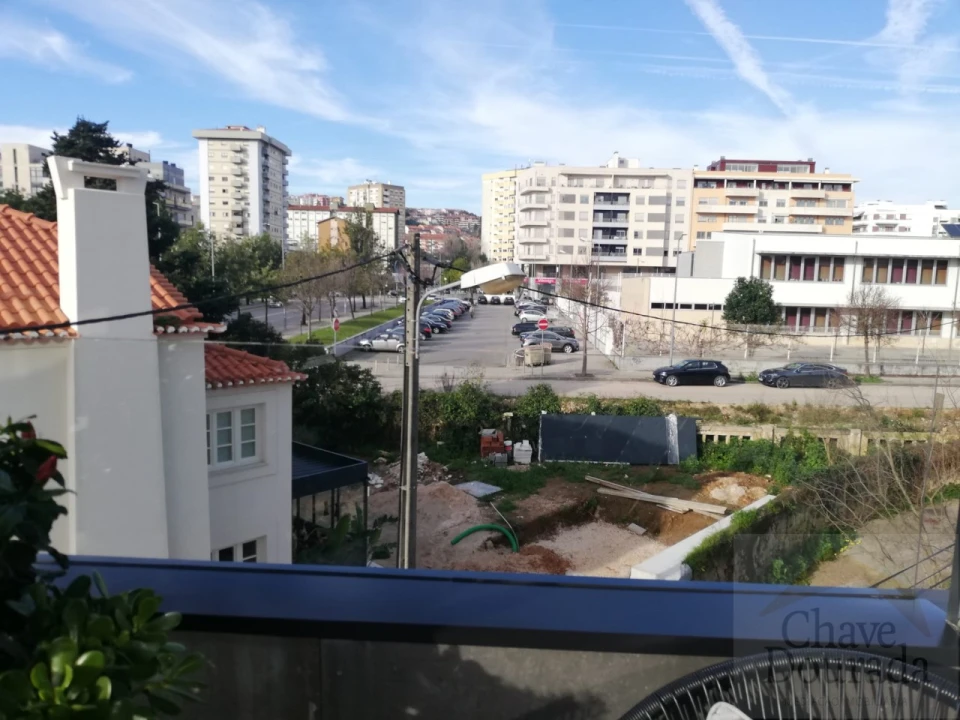 Apartamento T3 para Venda em Santo Antonio dos Olivais Foto 32