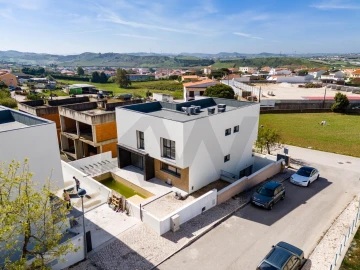 Moradia T4 para Venda em Ponte do Rol