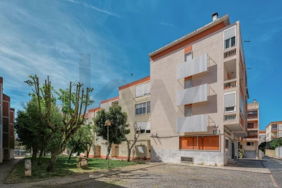 Apartamento T3 para Venda em Agualva e Mira-Sintra