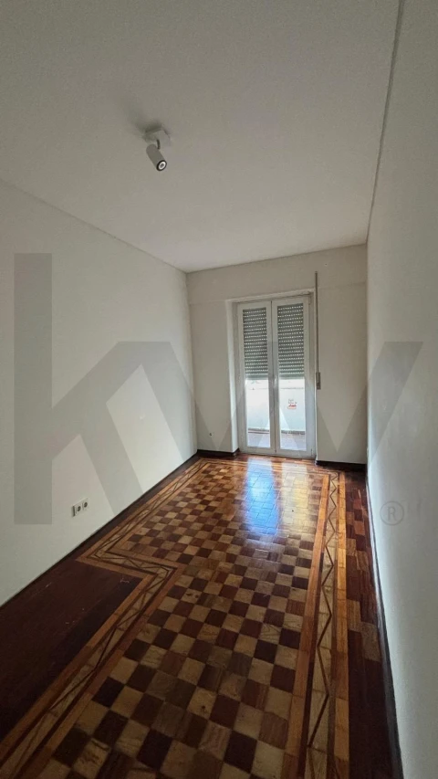 Apartamento T4 para Arrendamento em Avenidas Novas