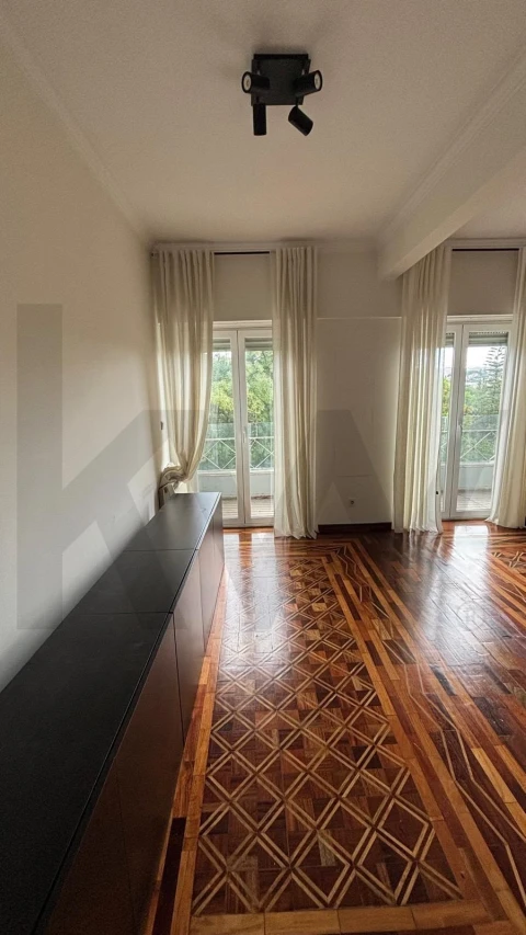 Apartamento T4 para Arrendamento em Avenidas Novas