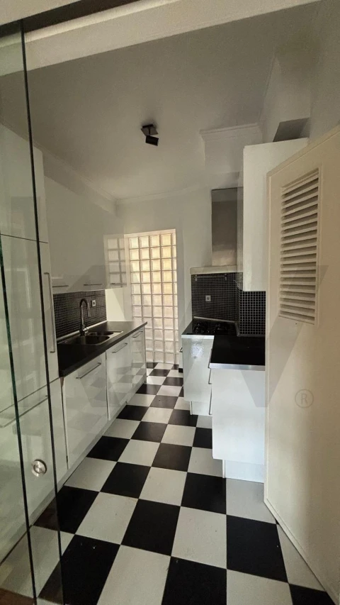Apartamento T4 para Arrendamento em Avenidas Novas
