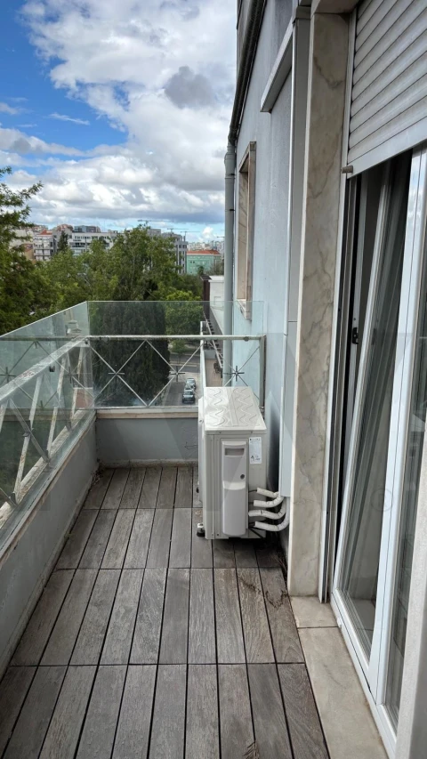 Apartamento T4 para Arrendamento em Avenidas Novas