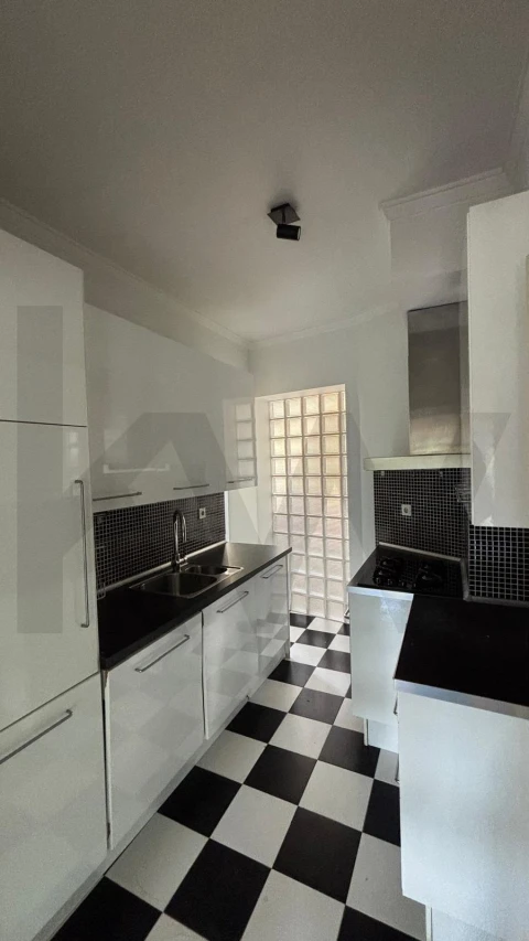 Apartamento T4 para Arrendamento em Avenidas Novas